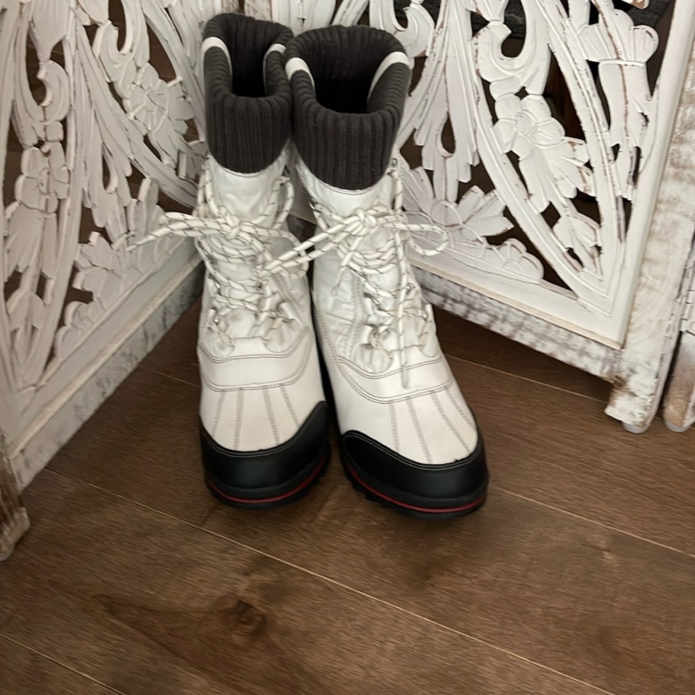 Waterproof Snow Boot - Picture 2 of 9